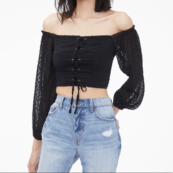 Tops - Boho Clipped dot ruffle puffy sleeve lace up top